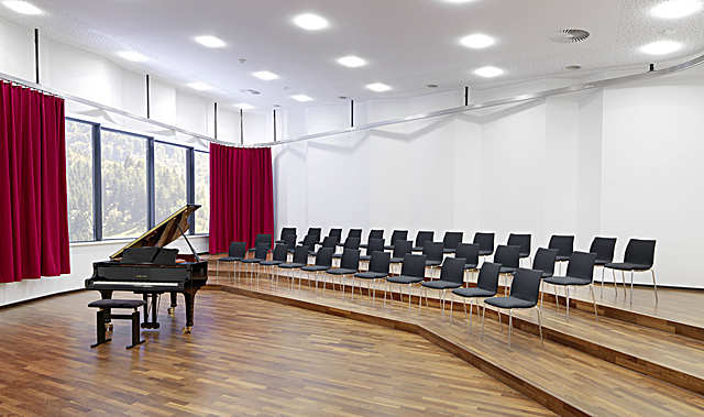UNIVERSO FRAME CHAIR 4L UPH, Musikbildungszentrum Sdwestfalen, Schmallenberg - Bad Fredeburg, Deutschland