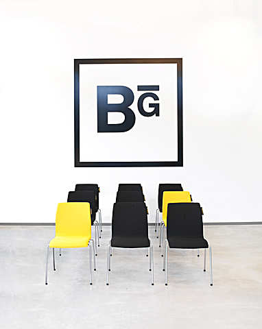 TRIO FRAME CHAIR 4L UPH Berlinische Galerie