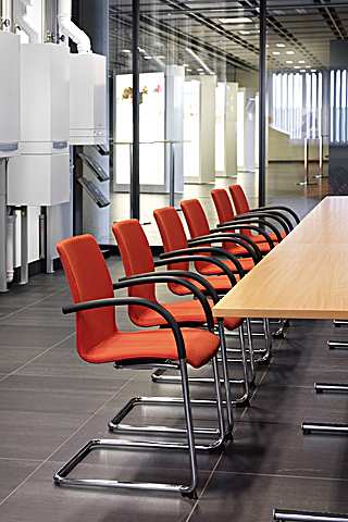 TRIO FRAME CHAIR CFA UPH, DELGADO MEETING TABLE LF RC, Viessmann Werke GmbH & Co. KG - Akademie, Allendorf