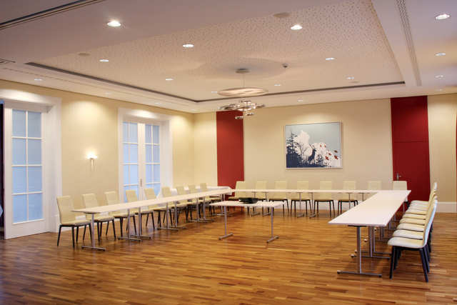 YARA FRAME CHAIR 4L HB UPH, DELGADO MEETING TABLE LF RC, Hotel Reinhard Diedrich e.K., Hallenberg