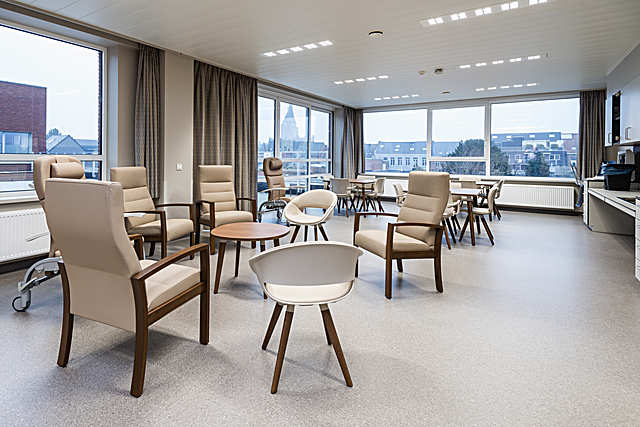 UNIVERSO FRAME CHAIR 4L LWM P, UNIVERSO FRAME CHAIR 4L LWM P, VEGA ARMCHAIR 4LA HB, SAN SIRO MEETING TABLE LWM, Sint-Jozef Kliniek, Bornem, Belgium