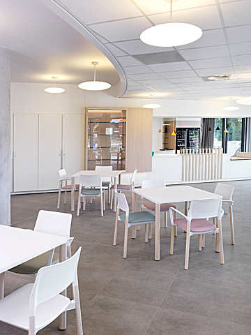 ARN FRAME CHAIR 4L LGW UPH, ARN FRAME CHAIR 4L LGW UPH, ARN MEETING TABLE LGW, Woonzorgcentrum De Gerda, Sint-Niklaas, Belgium