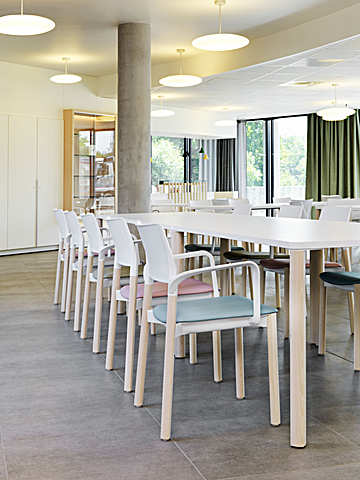 ARN FRAME CHAIR 4L LGW UPH, ARN FRAME CHAIR 4L LGW UPH, ARN MEETING TABLE LGW, Woonzorgcentrum De Gerda, Sint-Niklaas, Belgium