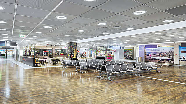 8000 BENCH 4L UPH, Frankfurt Airport, Terminal 2