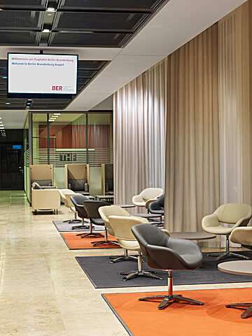 CREVA SOFA 1U, Volpe, Scorpii table, Flughafen Berlin Brandenburg Willy Brandt, Tempelhof Lounge