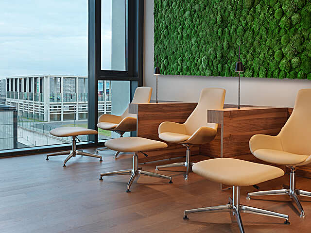 LUPINO ARMCHAIR SWIVEL HB, LUPINO LEG REST, Flughafen Berlin Brandenburg Willy Brandt, Tegel Lounge, Berlin, Deutschland